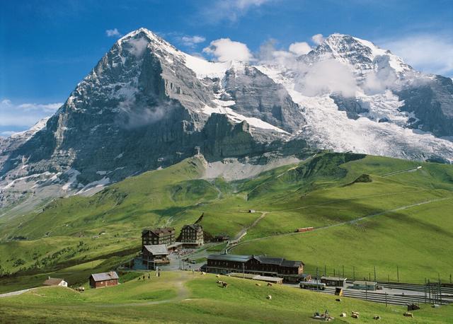 kleine scheidegg with eiger north face